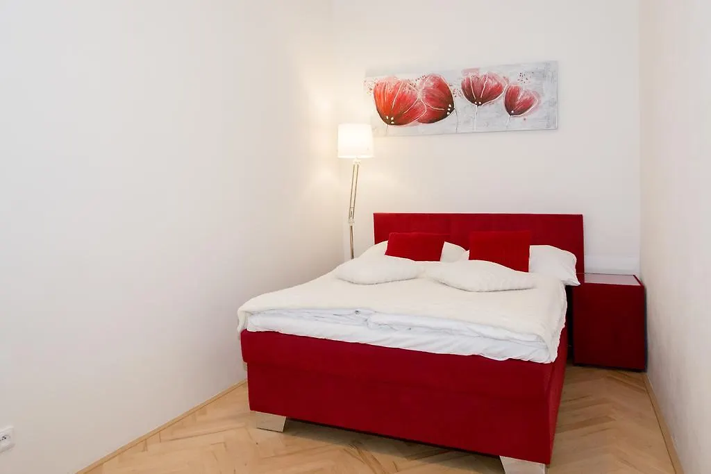 Apartments Truhlarska Praga